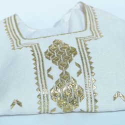 Jebba tunisienne beige et dorée brodée Jebba tunisienne beige et dorée brodée